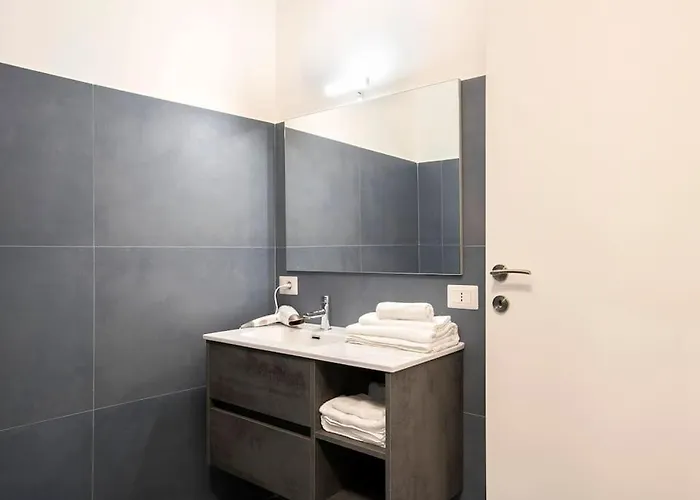 2bdr For 6 Guests - 100mt Subway B1 - 7 Fermate Dal Colosseo דירה רומא