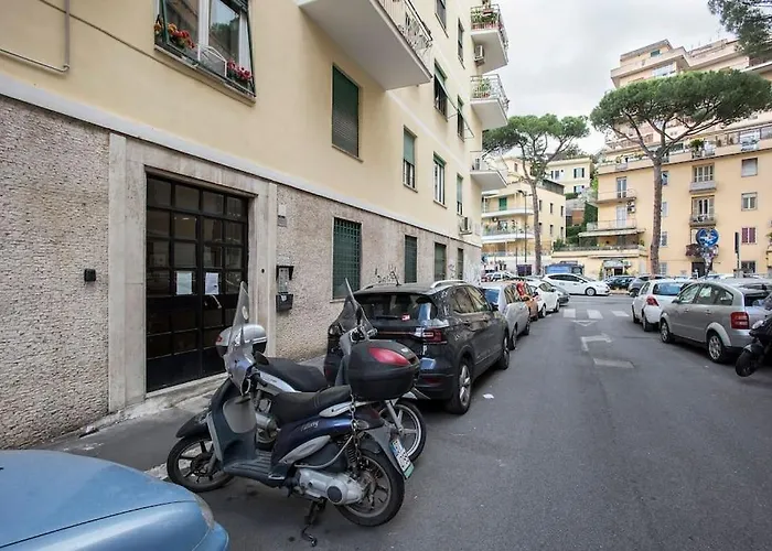 2bdr For 6 Guests - 100mt Subway B1 - 7 Fermate Dal Colosseo דירה