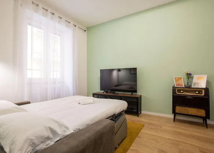 2bdr For 6 Guests - 100mt Subway B1 - 7 Fermate Dal Colosseo דירה *